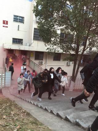 1516150306653072774.jpg 消防演练2.jpg